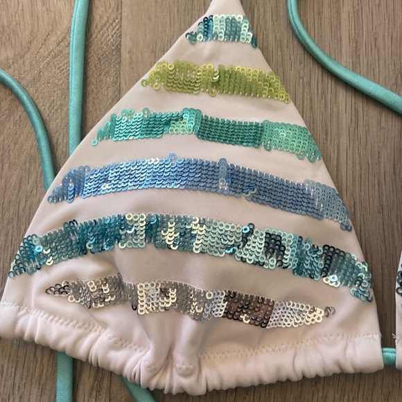 Victoria Secret Bikini Top - Picture 3 of 4